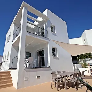 Bella, 350m Zum Villa